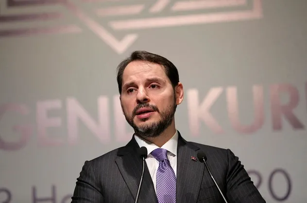 Hazine ve Maliye Bankanı Berat Albayrak'tan Vakıfbank'a tebrik mesajı: Türkiye'nin değişim ve dönüşümüne ortaklık ediyor