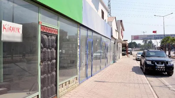 İncirlik hayalet şehre döndü, tüm dükkanlar boşaldı-2