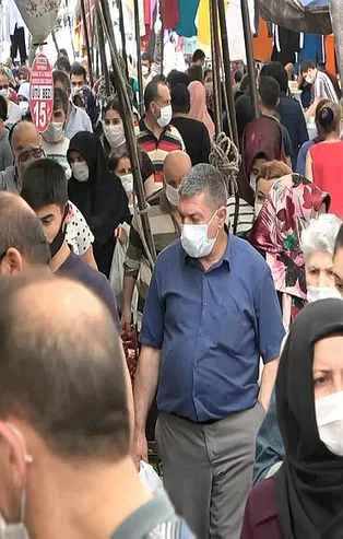 İstanbul'da pes dedirten görüntü! Adım atacak yer kalmadı
