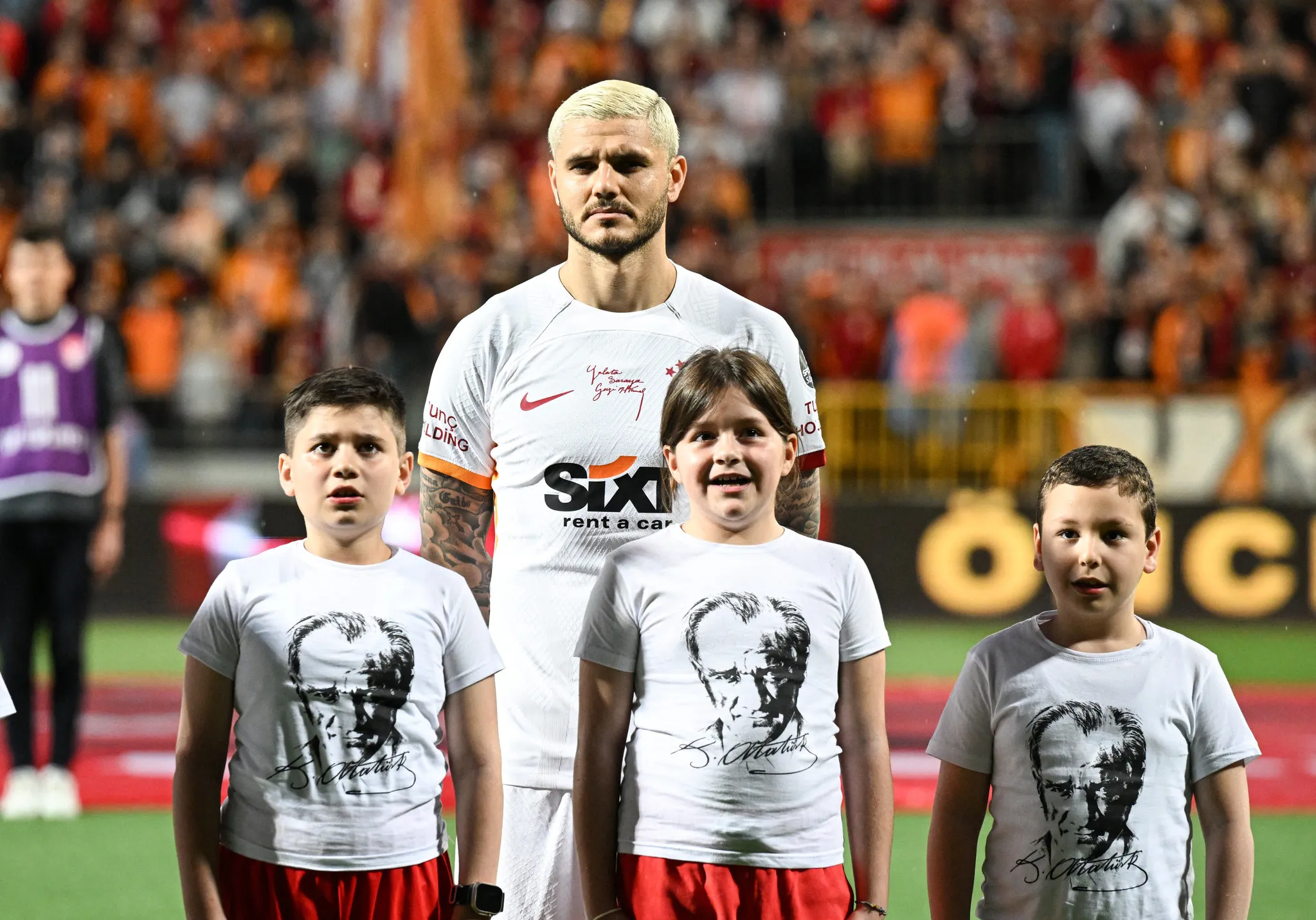 Galatasaray'dan taraftara müjde! 2 transfer kampa yetişiyor - 26