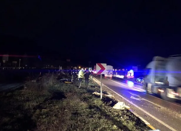 SON DAKİKA: Burdur’da feci kaza! Takla atarak ters şeride girdi: 2 ölü 4 yaralı-1