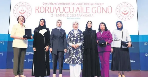 Emine Erdoğan, Gönül Elçileri ve koruyucu ailelerle bir araya geldi