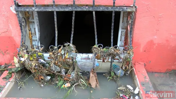 İstanbul'da yine aynı manzara! Yağmur yağdı Esenyurt yine sular altında! İBB ise piyasada yok! 2 kişi sele kapıldı - 39