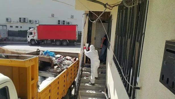 Gebze'de çöp ev görenleri şaşkına çevirdi! Evden tam 5 kamyon çöp çıkarıldı-2