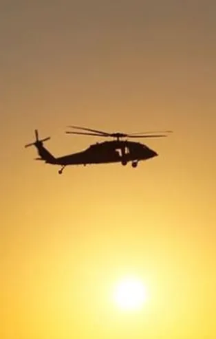 Son dakika: ABD'ye ait helikopterler füze saldırısının ardından Bağdat'taki Büyükelçilik kompleksine indi