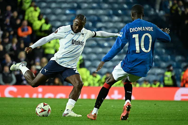 Fenerbahçe'den sürpriz transfer! Geleceğin yıldız golcüsü listede - 16