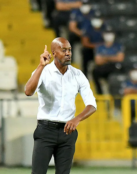 Trabzonspor Teknik Direktörü Eddie Newton İslam'ı nasıl seçtiğini anlattı: Ezan sesi duydum çok etkilendim-3