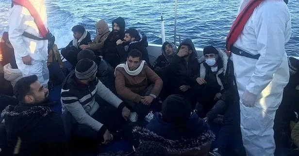 Yunanistan tarafından Türk kara sularına itilen 80 düzensiz göçmene Türkiye’den yardım eli