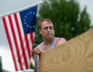 Kabus giderek yaklaşıyor