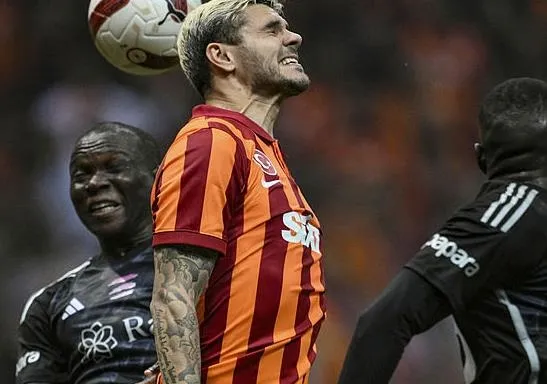 besiktas-teknik-direktoru-riza-calimbaydan-kamerunlu-yildiz-vincent-aboubakara-motive-sozleri-takimin-sana-iht-1700778398009.jpeg Beşiktaş Teknik Direktörü Rıza Çalımbay'dan Kamerunlu yıldız Vincent Aboubakar'a motive sözleri: Takımın sana ihtiyacı var-3