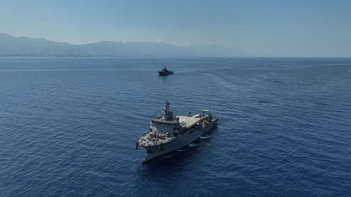 Girne'de batan gemiye ilişkin arama kurtarma çalışmaları TCG Alemdar'da görüntülendi