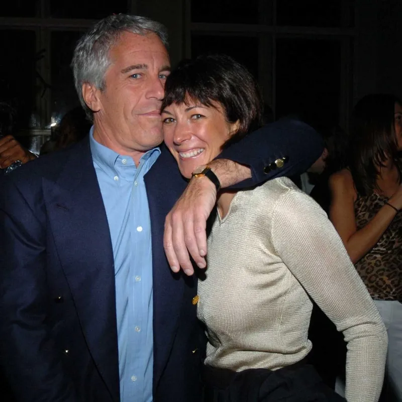 pefodili-jeffrey-epsteine-victorias-secret-finansmani-para-isleri-mankenler-uzerinden-mi-yurudu-tasin-altindan-1770499307324.jpeg Pefodili Jeffrey Epstein'e Victoria’s Secret finansmanı! Para işleri mankenler üzerinden mi yürüdü? Taşın altından İsrail de çıktı-8