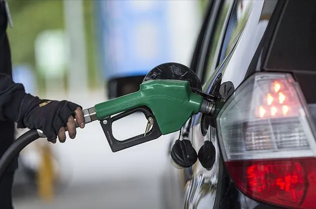 Motorine 6, benzine 16 kuruş zam