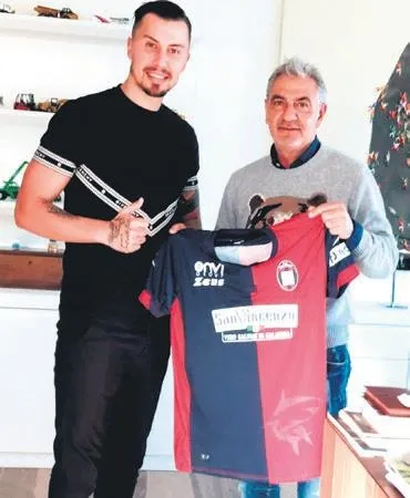 trabzonspor-teknik-direktoru-abdullah-avcidan-besiktas-maci-oncesi-oyuncularla-toplanti-yapti-1648681546025.jpeg Trabzonspor Teknik Direktörü Abdullah Avcı'dan Beşiktaş maçı öncesi oyuncularla toplantı yaptı-16