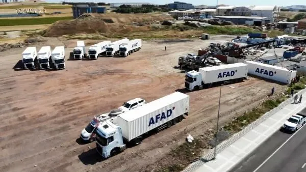 AFAD Silivri'de oluşturulan merkeze konteyner depolamaya başladı-4
