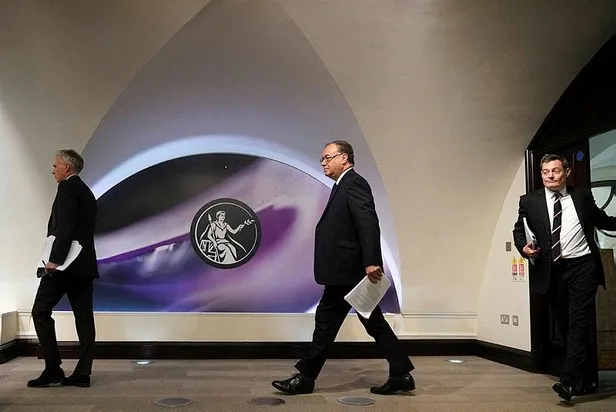 ingilterede-resesyon-canlari-ingiltere-merkez-bankasi-baskani-acikladi-1659625376557.jpeg İngiltere'de 'resesyon' çanları! İngiltere Merkez Bankası Başkanı açıkladı-4