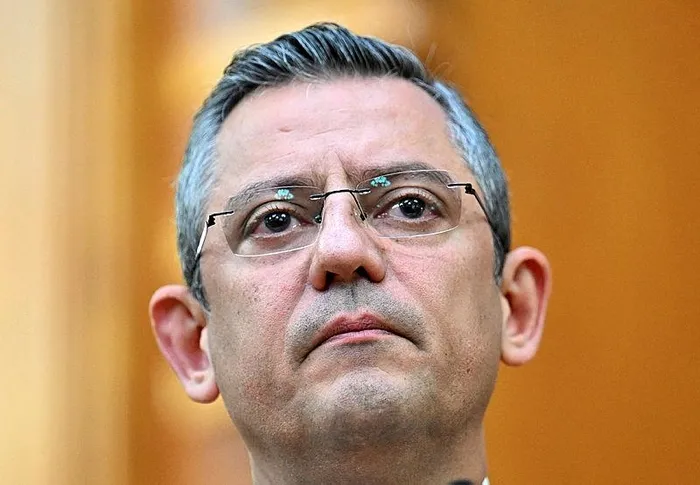 ozgur-ozelden-itiraf-gibi-aciklama-ister-terorle-mucadele-ister-milli-mesele-olsun-asla-iktidarin-pesine-takil-1704350852269.jpeg Özgür Özel'den itiraf gibi açıklama: İster terörle mücadele ister milli mesele olsun asla iktidarın peşine takılmayız-2