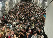 ABD kargo uçağındaki 640 kişiden biri olan Afgan gazeteci o anları anlattı: Amerikalı pilotlar Lütfen inin diyordu