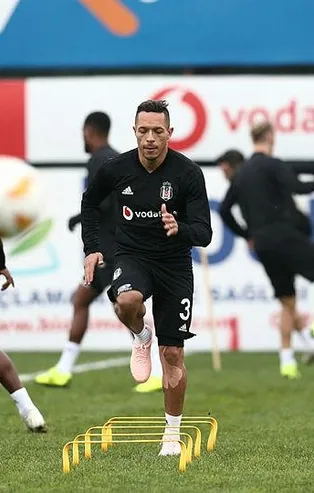 Adriano kadroya alınmadı