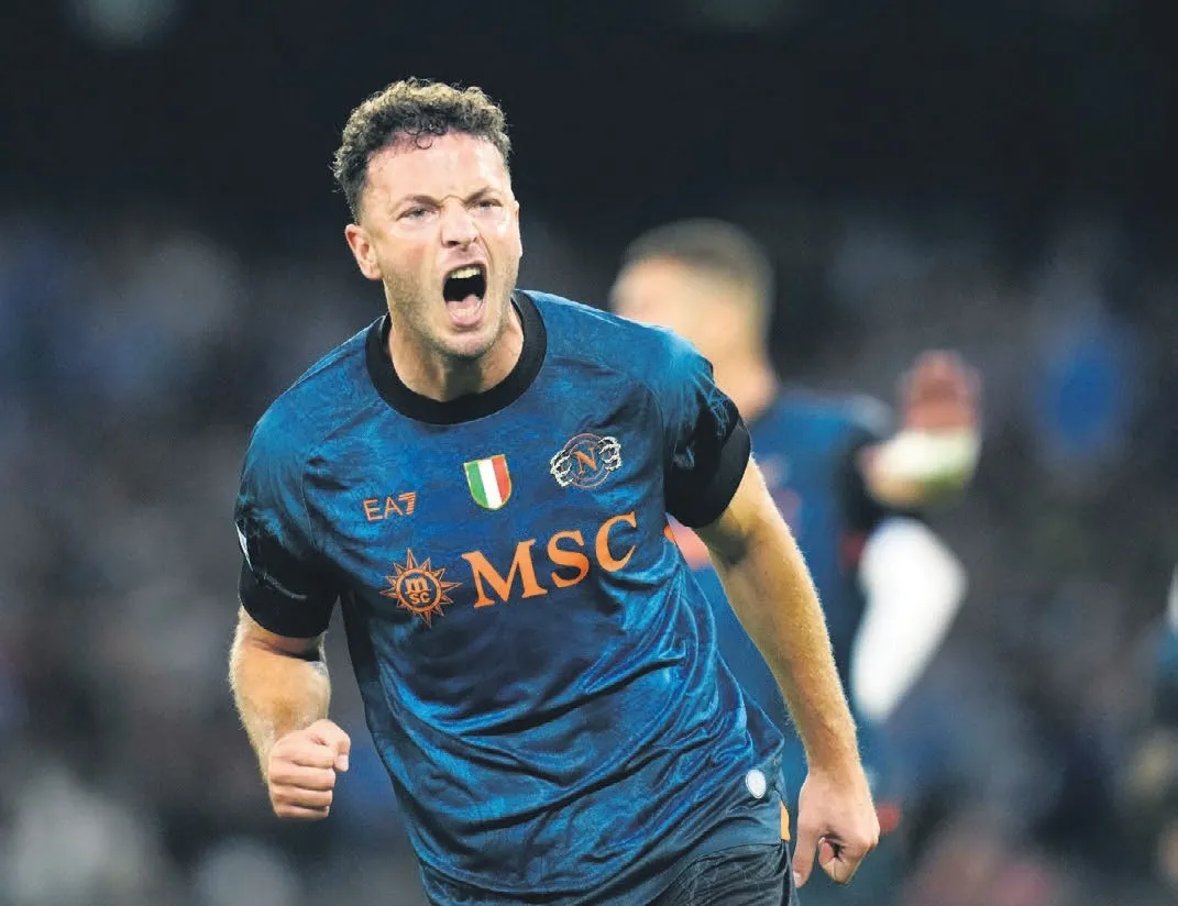 Devler pusuda bekliyor