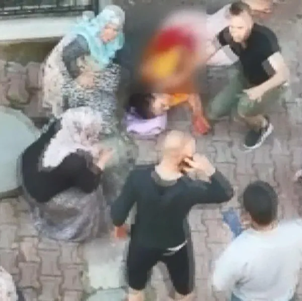 esenyurtta-annesini-bicaklayan-kiz-tutuklandi-o-anlar-kamerada-1655201849695.jpg Esenyurt'ta annesini bıçaklayan kız tutuklandı! O anlar kamerada-4