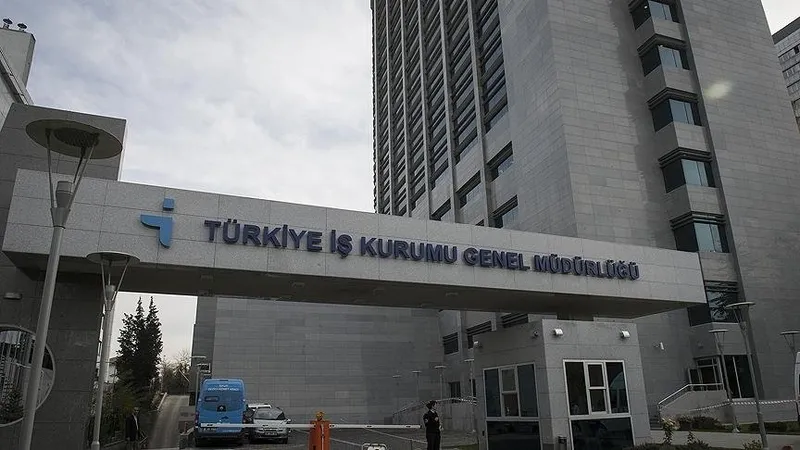 iskur-subat-typ-isci-alimi-2024-meb-2-donem-okullara-typ-ile-temizlikci-ve-guvenlikci-alimi-basladi-mi-kadrola-1706858700037.jpg MEB 2. dönem okullara TYP ile temizlikçi ve güvenlikçi alımı başladı mı, kadrolar nasıl? İŞKUR ŞUBAT TYP İŞÇİ ALIMI 2024!-4