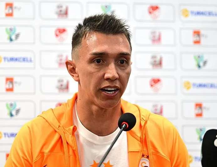 Uzun yıllar burada oynamak isterim