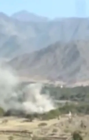 Fransız askerlerinin Afganistan'da bir köye düzenlenen hava saldırısı sırasında dalga geçtiği görüntüler ortaya çıktı
