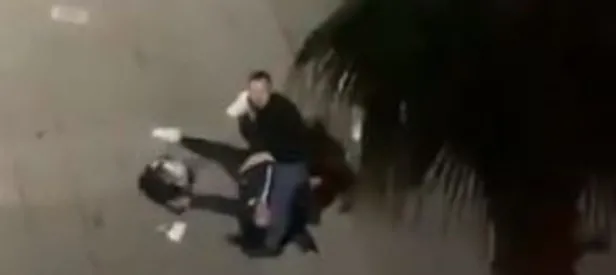 Sokak ortasında kadına öldüresiye dayak!