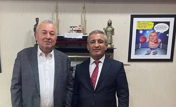 enginyurtun-danismani-cem-tekinoglu-gozaltina-alindi-1788020603456.jpeg Cemal Enginyurt’un danışmanı Cem Tekinoğlu tutuklandı! Dikkat çeken MASAK trafiği: Gece saatlerinde burs transferi...-5