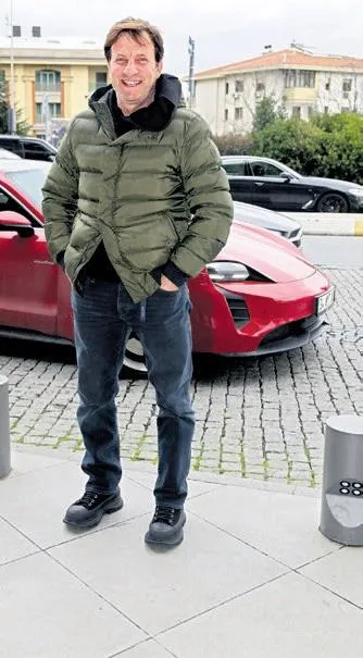 Yeni yılı Los Angeles’ta karşıladılar ama yetmedi! Ebru Şallı ile Uğur Akkuş’un tatili tam gaz sürüyor-10