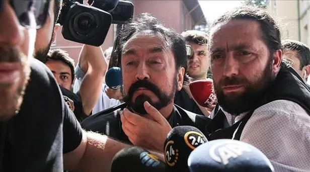 adnan-oktar-silahli-suc-orgutu-davasinda-flas-karar-16-orgut-elebasinin-tutukluluk-halinin-devamina-hukmedildi-1647359104747.jpeg Adnan Oktar Silahlı Suç Örgütü davasında flaş karar! 16 örgüt elebaşının tutukluluk halinin devamına hükmedildi-4