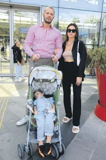 hande-yener-ve-serdar-ortac-performanslariyla-kurucesmeyi-salladi-1632174655063.jpeg Hande Yener ve Serdar Ortaç performanslarıyla Kuruçeşme'yi salladı!-2