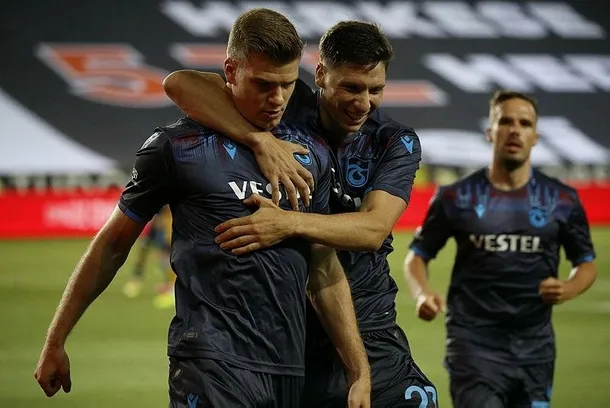 takvim-yazarlari-galatasaray-trabzonspor-macini-degerlendirdi-telekomda-super-ligin-sezon-finali-1593646768185.jpeg TAKVİM yazarları Galatasaray-Trabzonspor maçını değerlendirdi: Telekom’da Süper Lig’in sezon finali-2