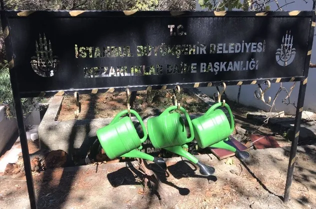 CHP'li İBB ibrik ihalesinde 3 kat fazla ödedi yalakaları yere göğe sığdıramadı