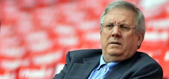 Fenerbahçe Kulübü'nün seçimli olağanüstü genel kurulunda Aziz Yıldırım, yeniden başkanlığa seçildi