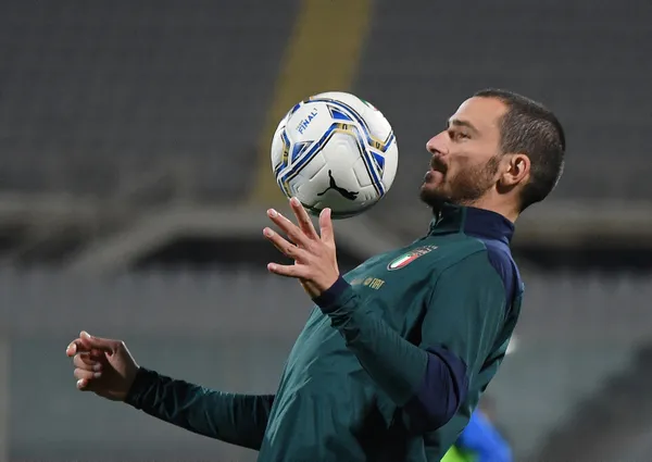 galatasaraydan-savunmaya-flas-hamle-bonucci-aslan-olacak-1662315694415.jpg Galatasaray'dan savunmaya flaş hamle! Bonucci Aslan olacak-6