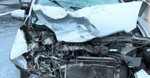 Esenyurt'ta 2 kişi yaralandı! Kazaya neden olan TIR sürücüsü kaçtı