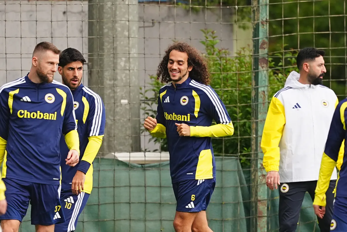 uefa-sampiyonlar-liginde-fenerbahce-aston-villa-karsisinda-1791963180817.jpg Fenerbahçe Villa Park'ta 3 puan peşinde! İsmail Kartal'dan 'kazanan 11' kararı-7