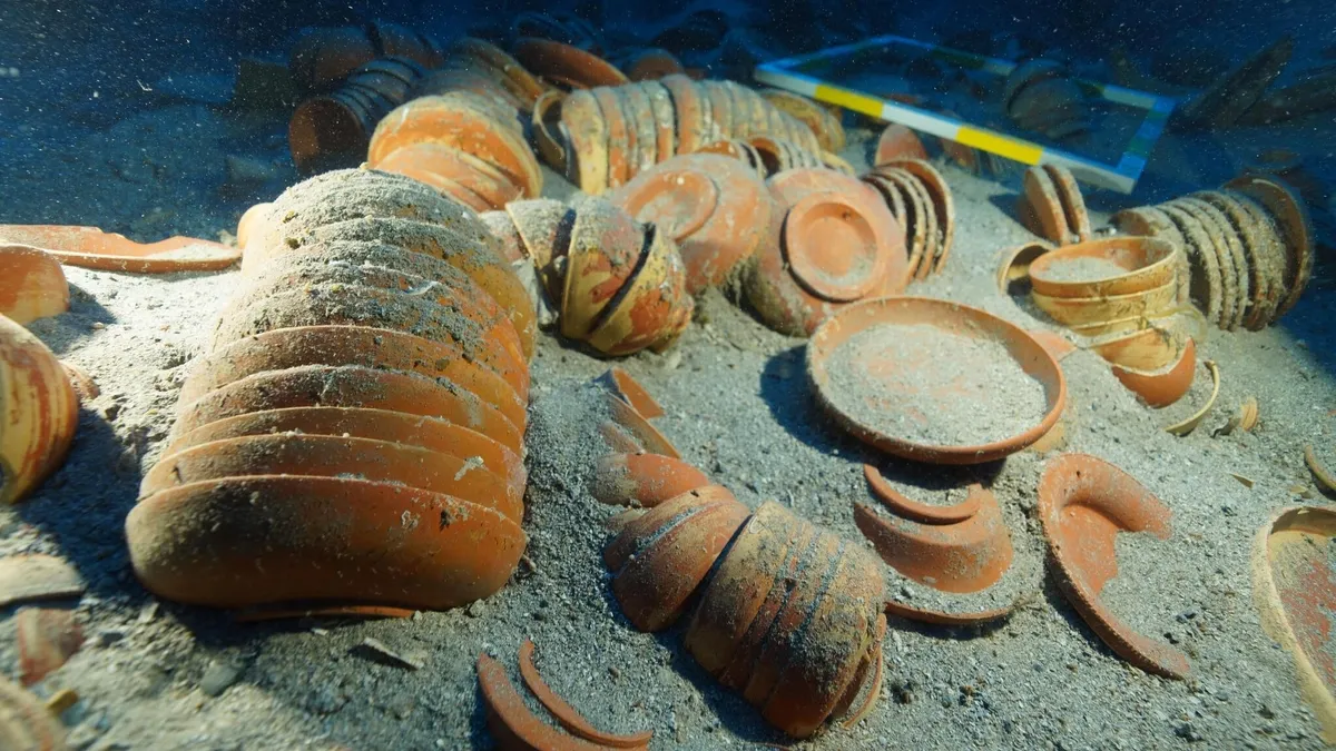 Çiçero'nun mektuplarında adı geçiyordu... 2100 yıllık sofra takımı Adrasan batığında bulundu