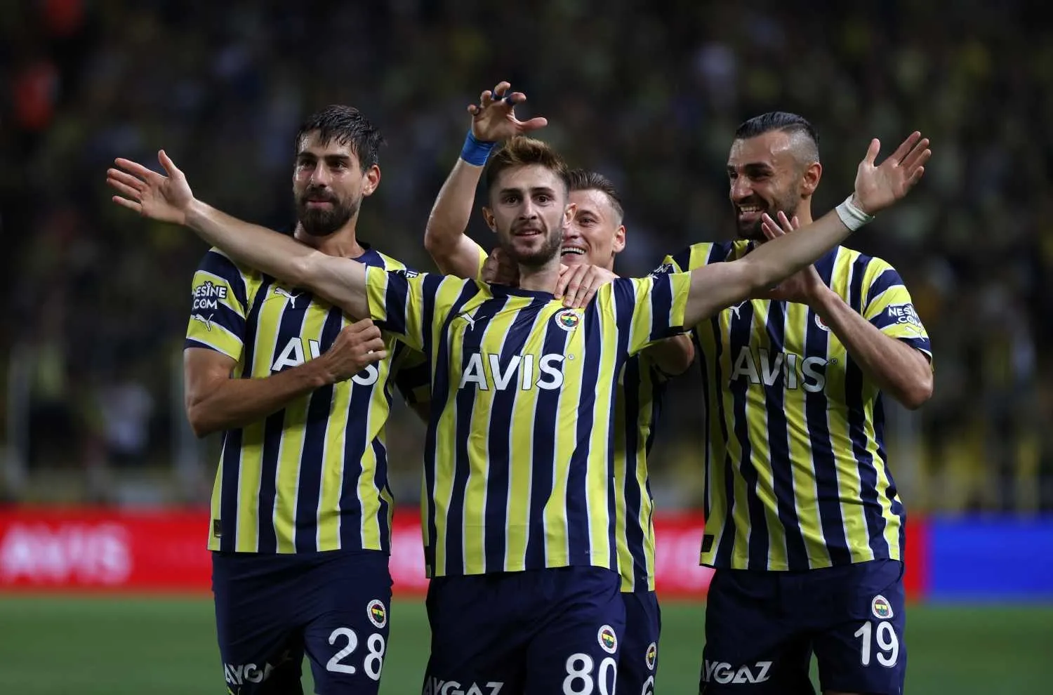Fenerbahçeli yıldıza görülmemiş teklif! Arda Güler'i sollayacak - 12