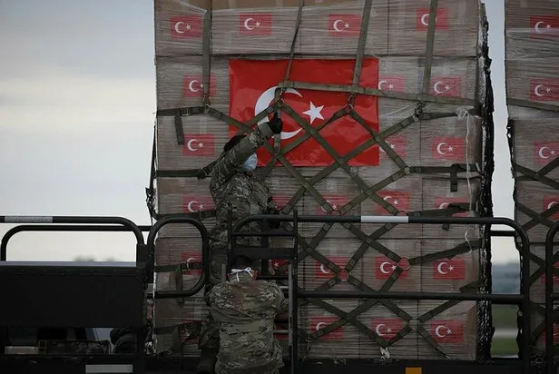 Son dakika: Türkiye'den dünyaya Kovid-19 desteği: İkinci tıbbi yardım ABD'ye ulaştı-3