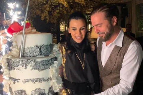 Engin Altan Düzyatan'dan eşi Neslişah Alkoçlar Düzyatan'a eşsiz armağan-1