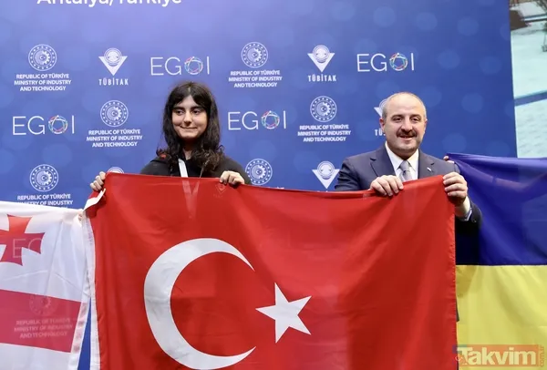 Duru Özer Kızlar Bilgisayar Olimpiyatları'nda birinci oldu - 2