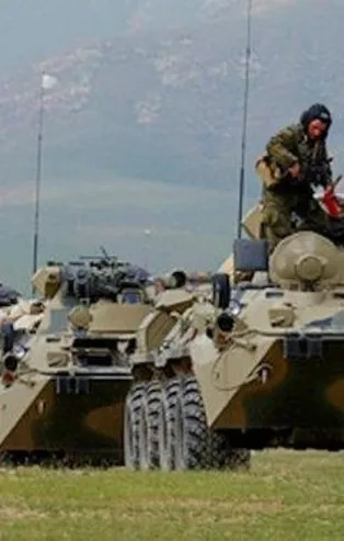 Tacikistan'daki Rus askeri üssünde tatbikat