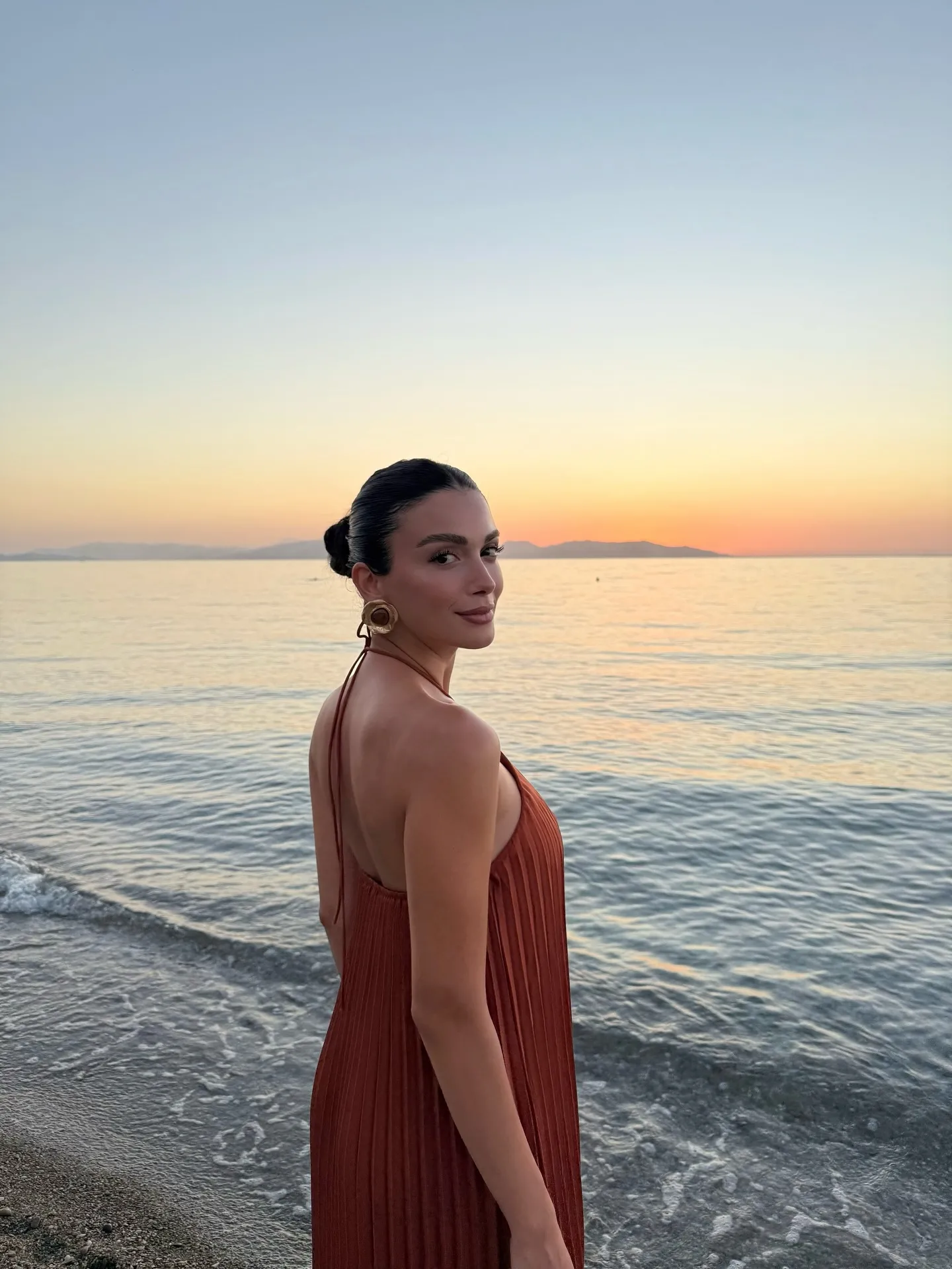 Onur Buldu’nun çocukluk fotoğrafını gören şaşkın: Ecem Erkek’e benzetildi - 19