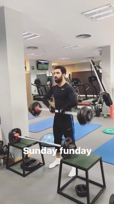 Arda Turan paylaştı, sosyal medya karıştı!