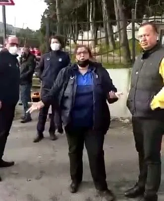 chpli-maltepe-belediyesinde-kadin-zabita-vatandasa-el-hareketi-cekti-al-sana-hatira-serefsiz-1643724291965.jpg CHP'li Maltepe Belediyesinde kadın zabıta vatandaşa el hareketi çekti: Al sana hatıra şerefsiz-2