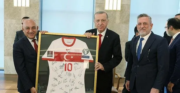 Başkan Recep Tayyip Erdoğan TFF ve Ampute Milli Futbol Takımını kabul etti