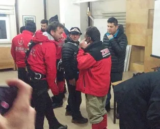 Son dakika: Niğdede bir dağcı çığ altında kaldı